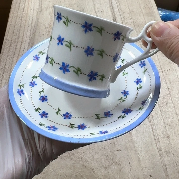 瓷片边***e哈哈哈哈哈哈哈哈