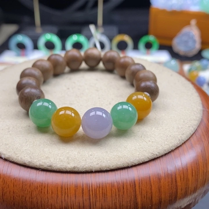 沉香木手串翡翠多宝手串