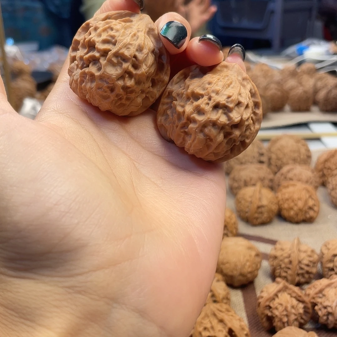 密***麻文玩核桃吊坠龙眼