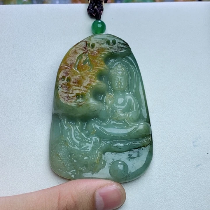 翡翠未镶嵌颈饰人物