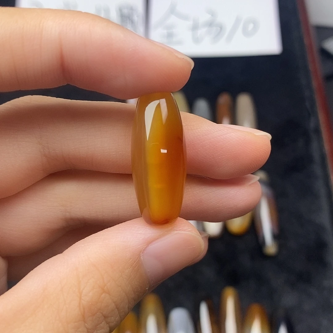 夏***姐玛瑙/玉髓颈饰未镶嵌