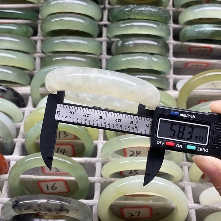 未镶嵌蛇纹石玉手镯15
