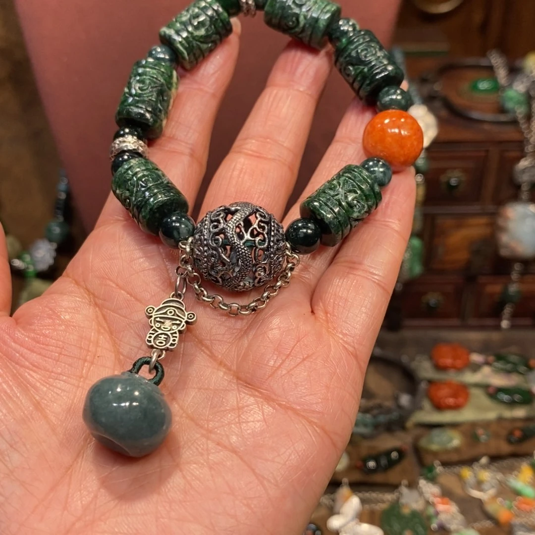 翡翠吊坠(赠链)未镶嵌