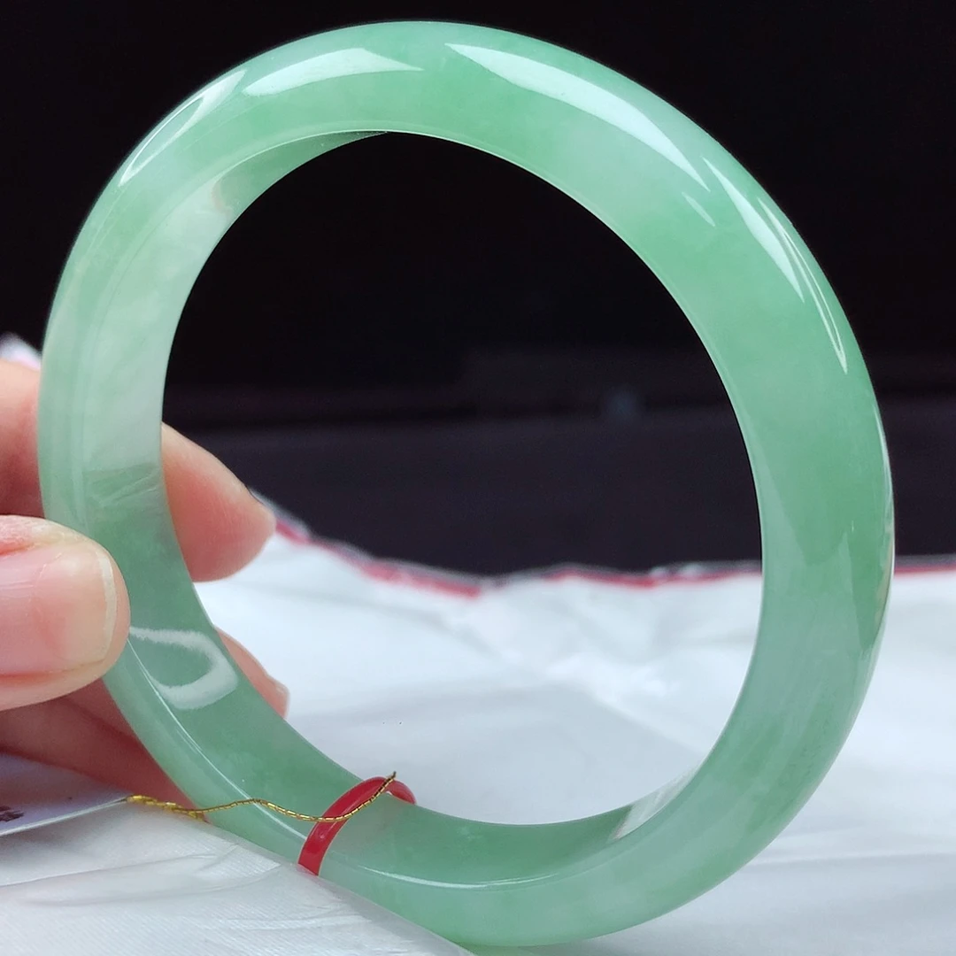 翡翠手镯未镶嵌57圈2824