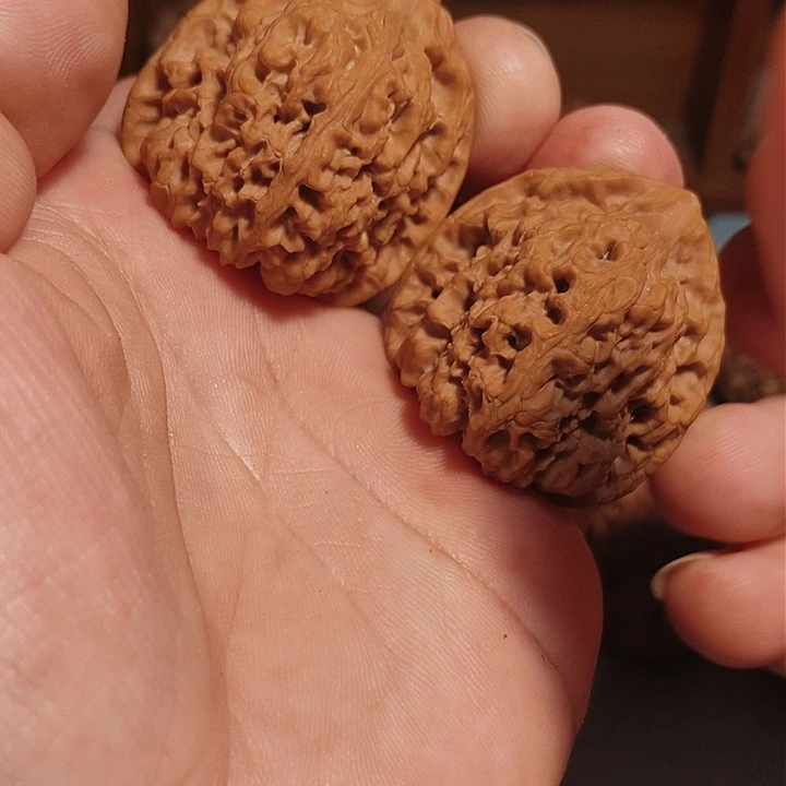 【闪购商品】文玩核桃吊坠偏*.南疆