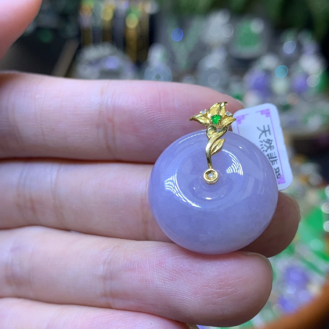 颈饰18K金镶嵌翡翠