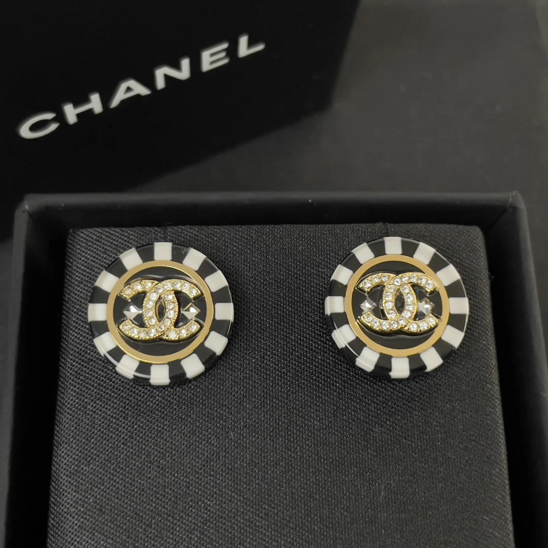 未使用 Chanel/香奈儿 黑白棋盘格满钻双C耳钉/香选