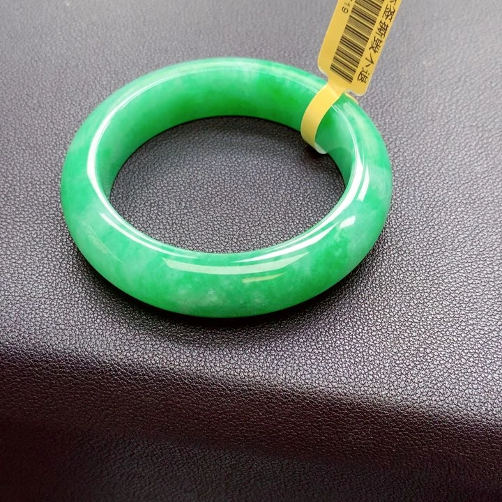 上***5翡翠手镯未镶嵌翡翠定金