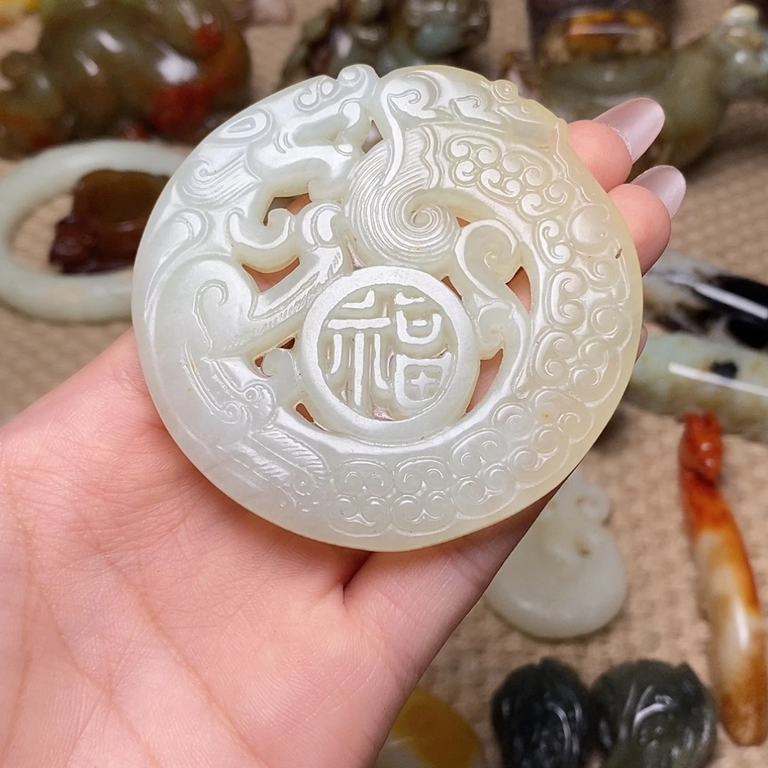 未镶嵌蛇纹石玉颈饰