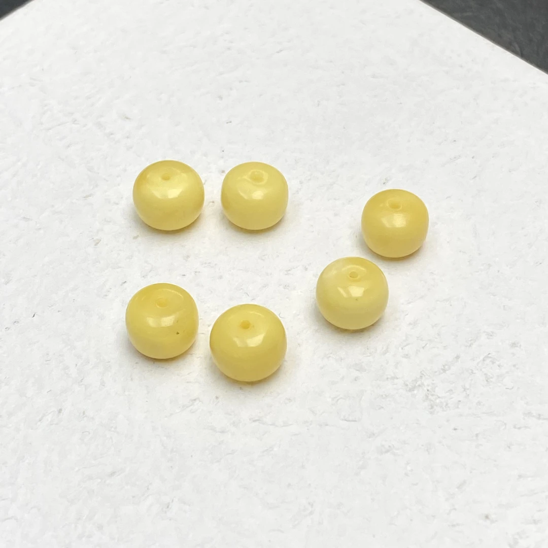 天然蜜蜡白花蜡单颗,约8×6mm老型单珠,微瑕疵,多样性发一个