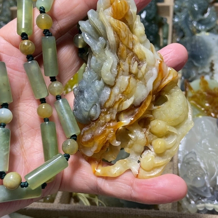 【闪购商品】未镶嵌蛇纹石玉颈饰!**!
