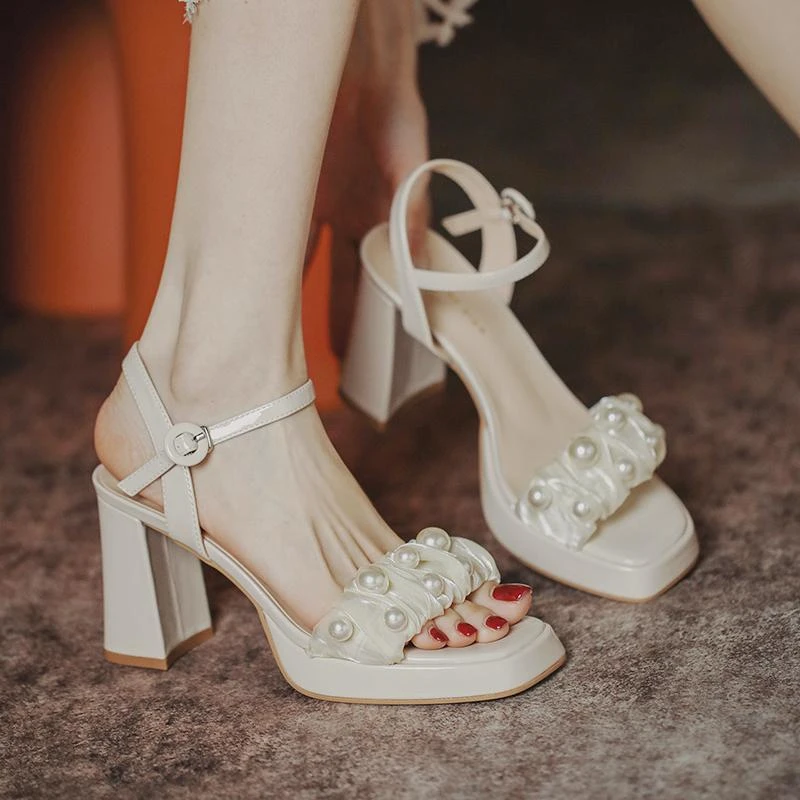 UHCK凉鞋女绝美珍珠女鞋配裙子夏季方头一字带防水台粗跟不累脚高