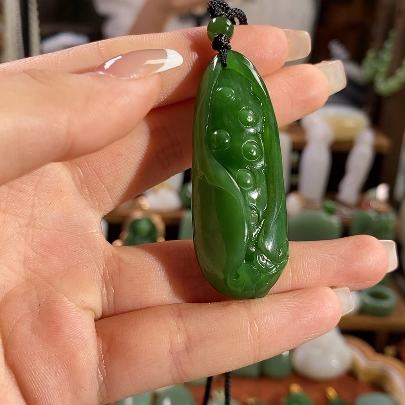 【闪购商品】吊坠(赠链)未镶嵌和田玉