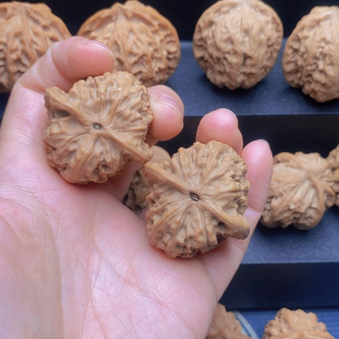 把件文玩核桃伟***牛野狼磕尖