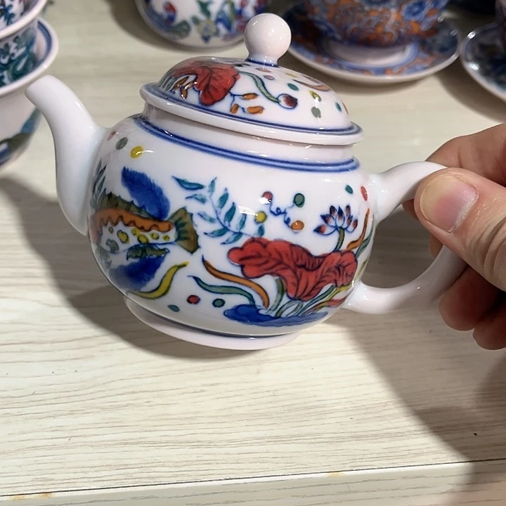 瓷片景德镇陶瓷茶壶。红。