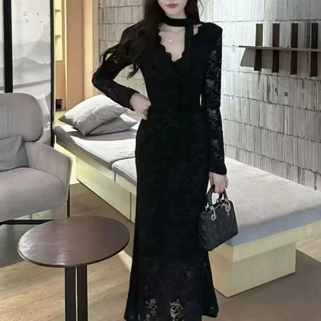 V领长袖蕾丝收腰显瘦气质飘带连衣裙女秋冬复古修身长裙7006品