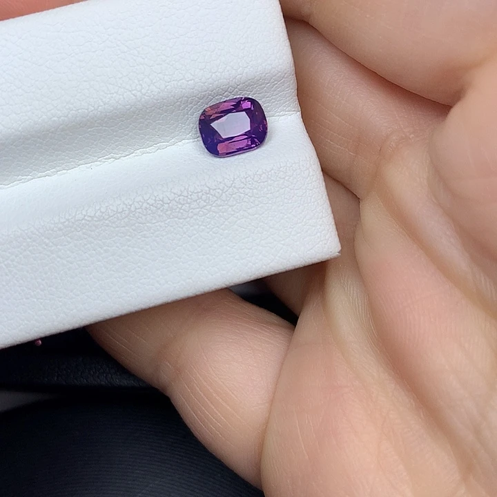 蓝宝石裸石1.53ct薰衣草蓝宝石吉尔德