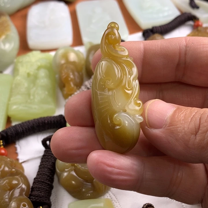 未镶嵌和田玉挂件