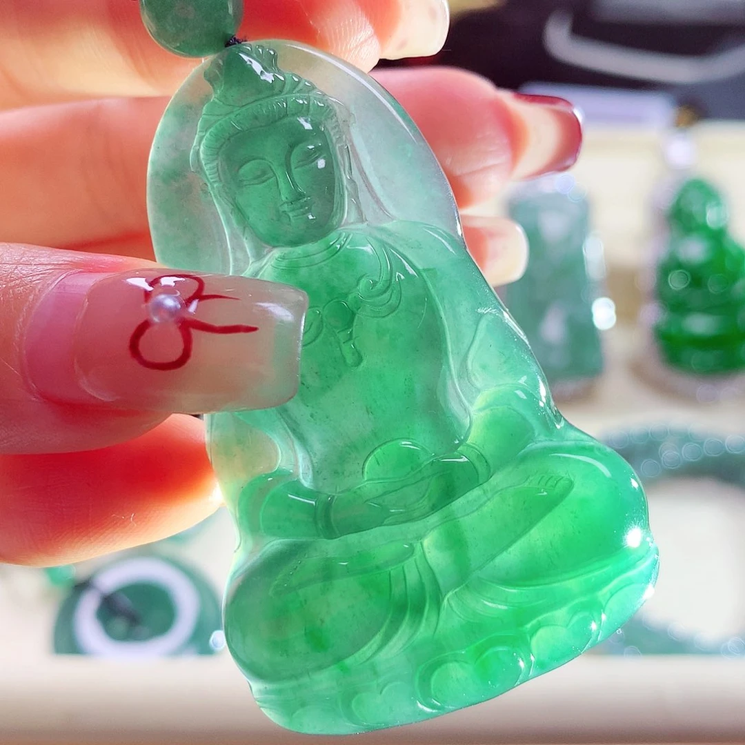 翡翠颈饰未镶嵌天然