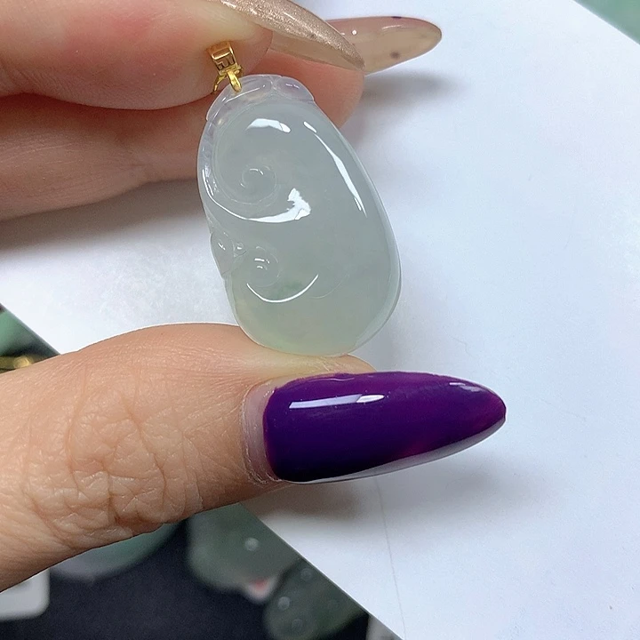 翡翠未镶嵌颈饰挂件