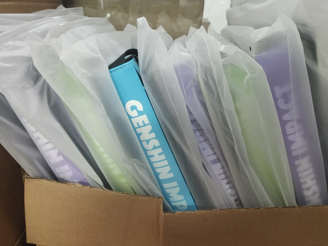 随机一个IP箱配卡册一本