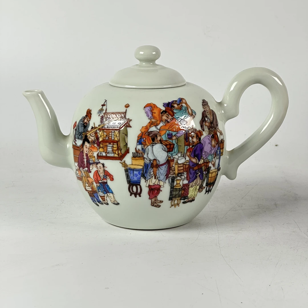 粉彩人物茶壶收藏鉴赏