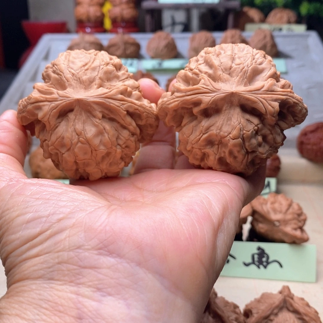 2***2文玩核桃把件大龙鼎