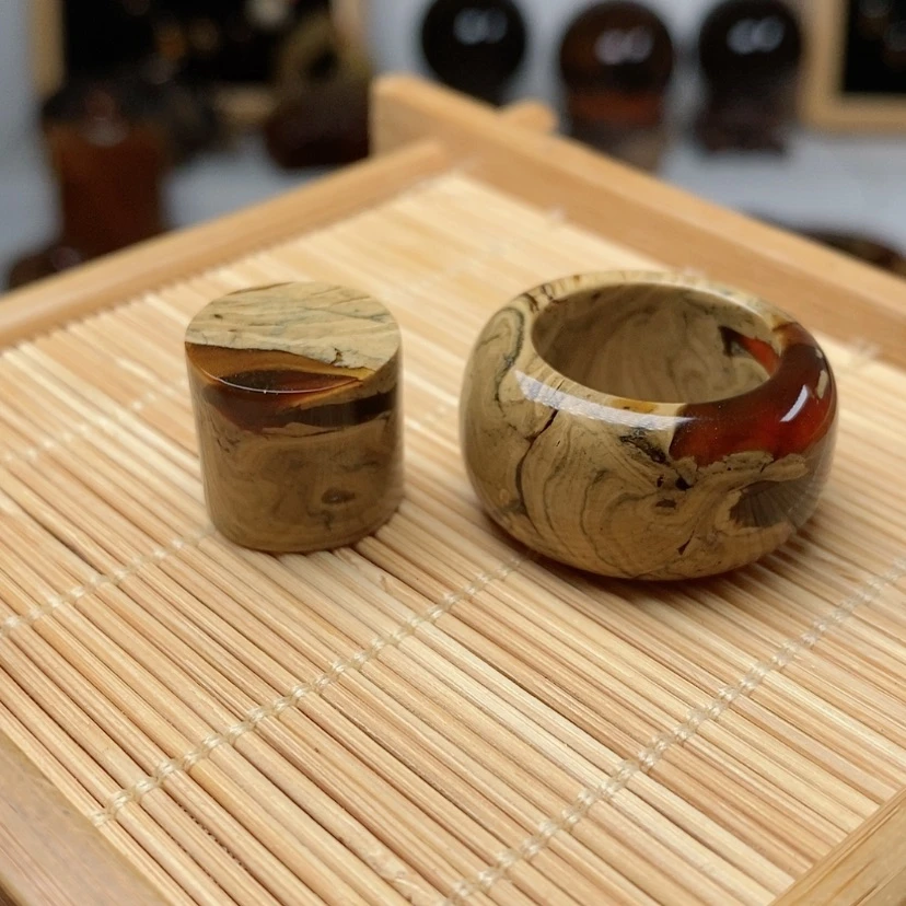 【闪购商品】琥珀（根珀）未镶嵌戒圈老油根溶洞