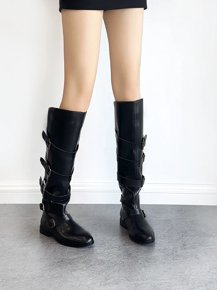 酷飒风皮带扣黑色真皮长筒靴女骑士靴2025新款圆头显瘦不过膝长靴