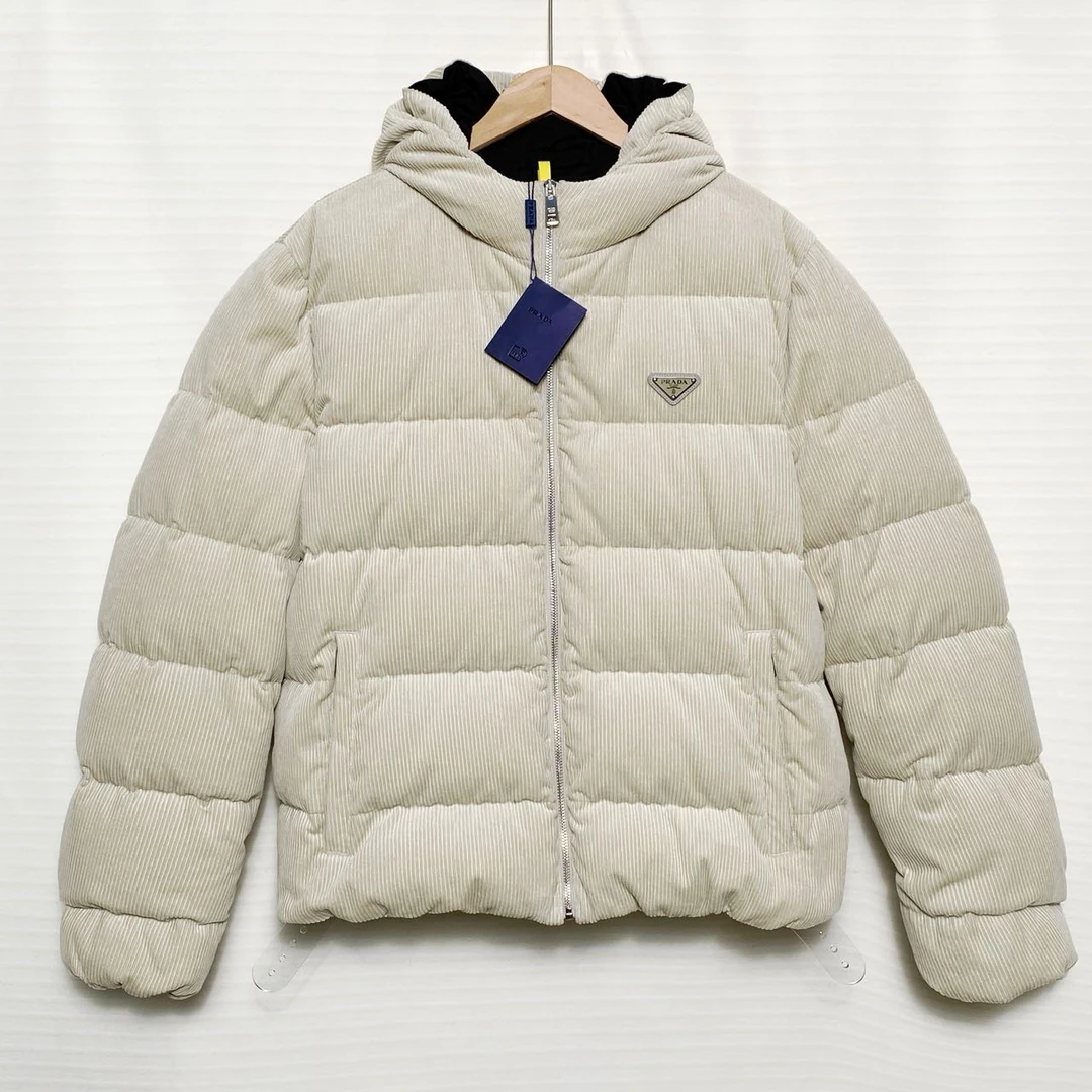 未使用 Prada/普拉达 logo 灯芯绒 羽绒服/52码/XG-Y26530