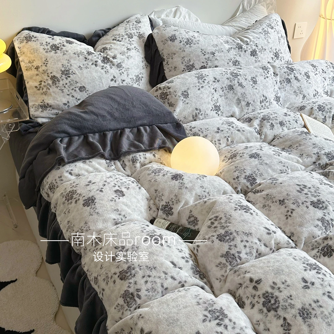 南木床品｜复古黑白碎花牛奶绒四件套1.8中古风花边冬天保暖法莱绒