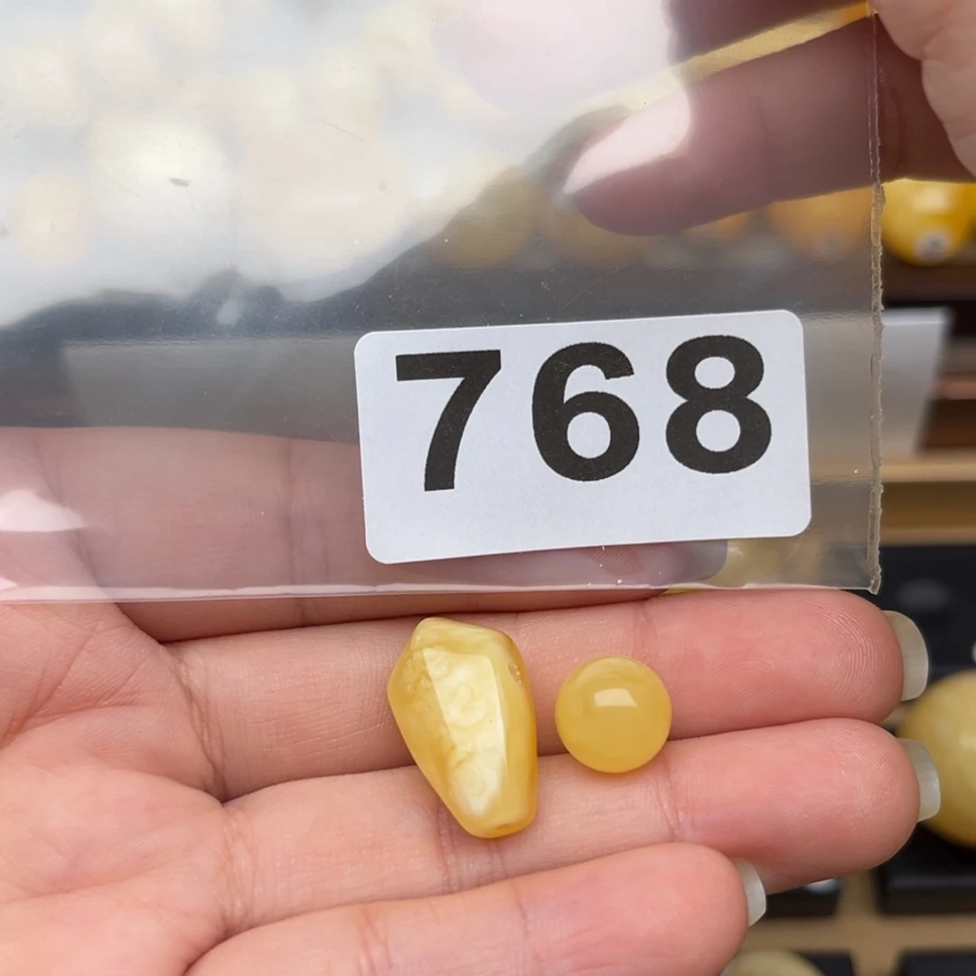 蜜蜡裸石未镶嵌?****蜜蜡9+10+