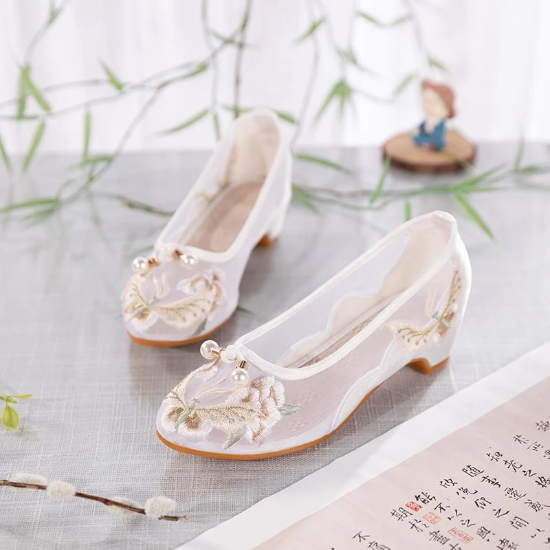 FAVMARTHA旗袍鞋夏季尖头低跟网面透气中老年妈妈鞋民族风绣花老