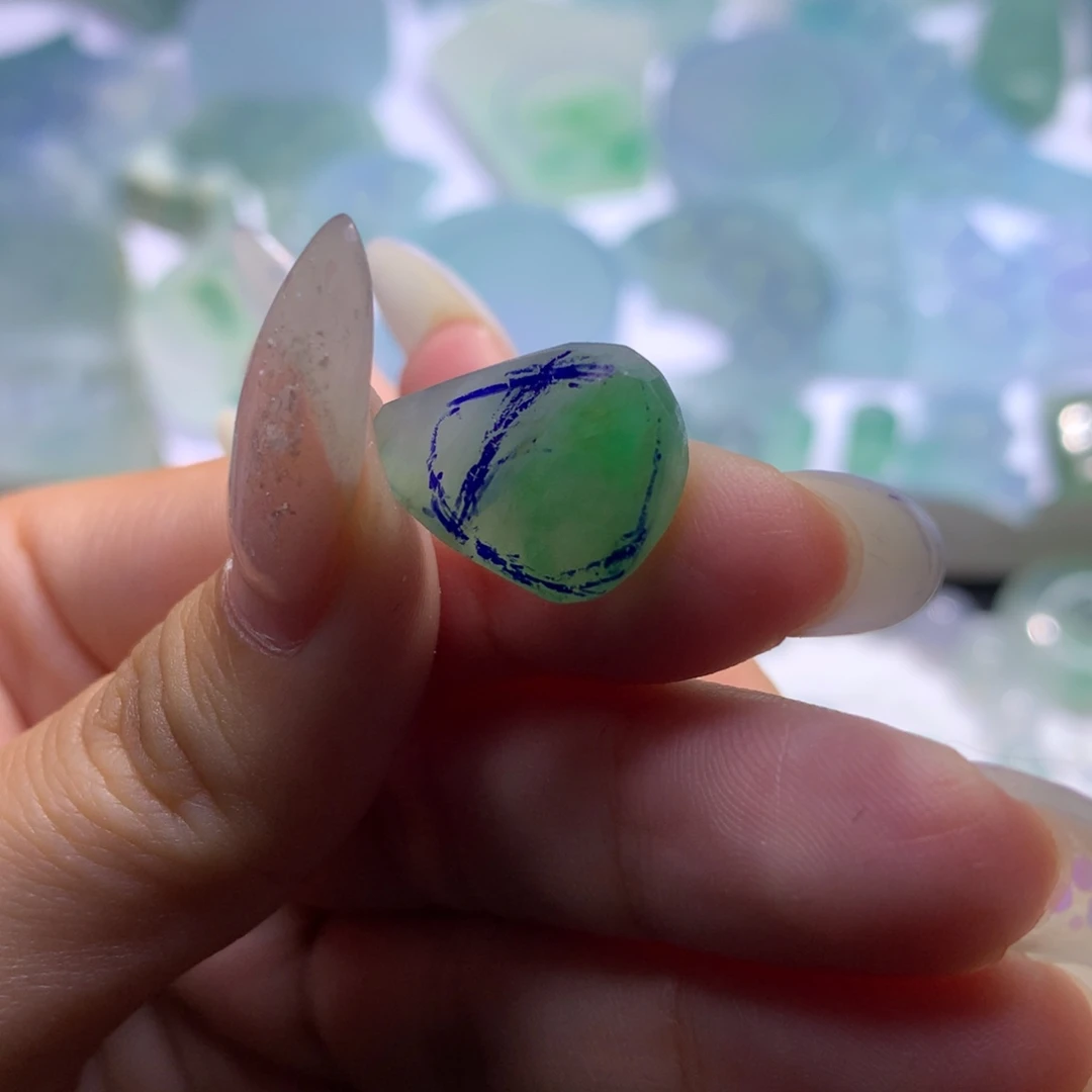 九***狐定制翡翠未镶嵌福利