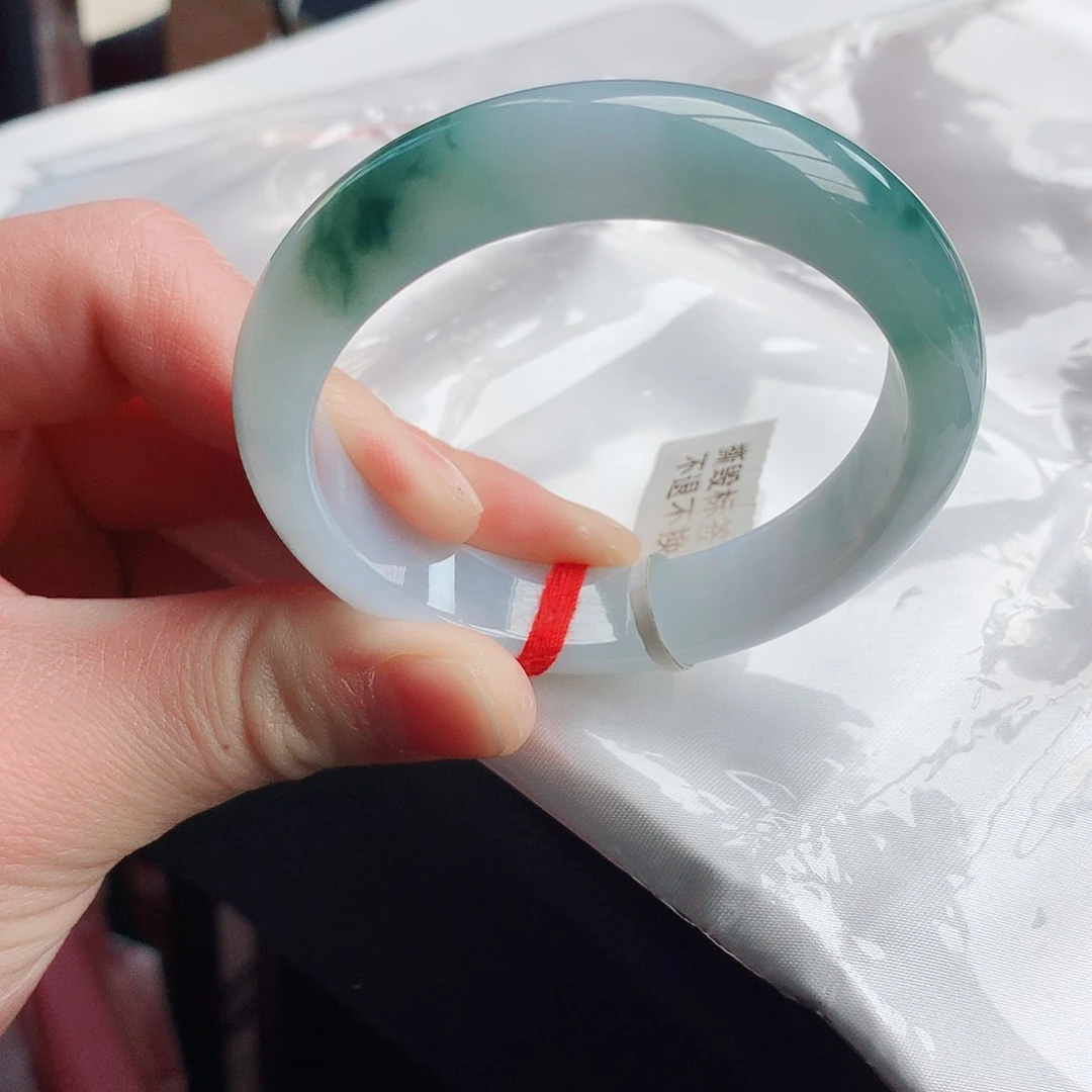 翡翠手镯未镶嵌天然翡翠A货