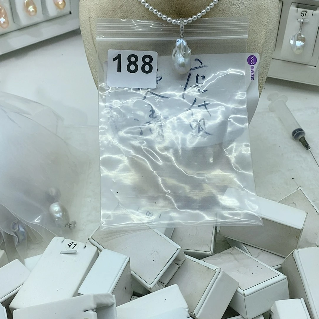 淡水珍珠颈饰合金