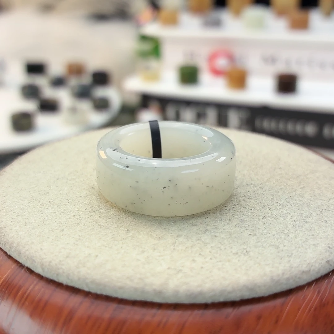 和田玉未镶嵌戒指i73黑芝麻圆切17.2mm