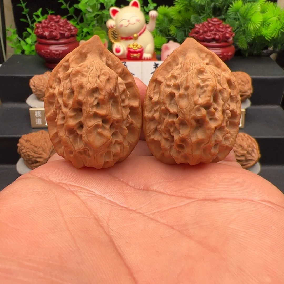 把件文玩核桃纯野生云石鸡心，尺寸34