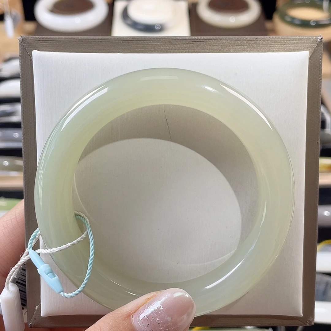 和田玉未镶嵌手镯老料