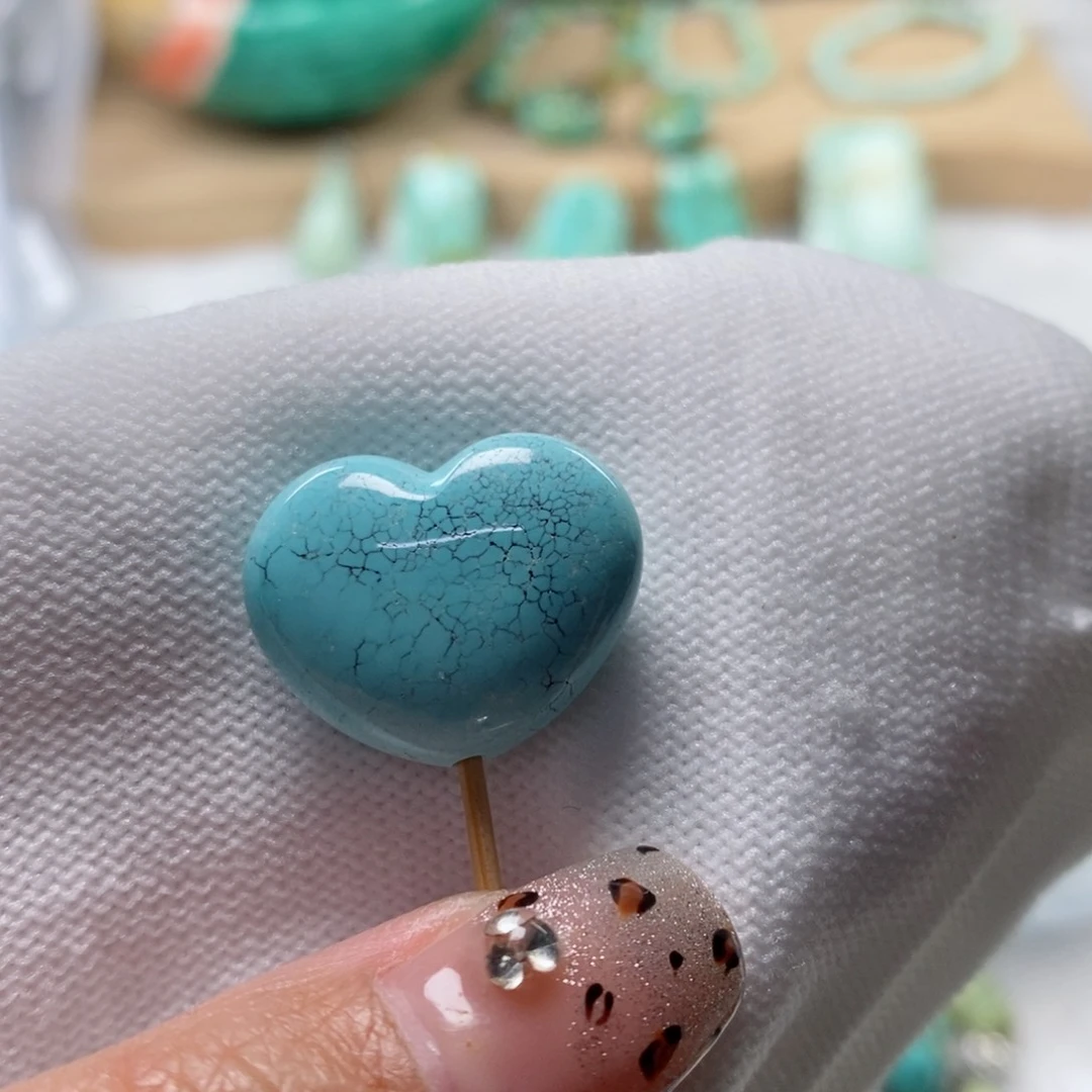 绿松石颈饰未镶嵌享**活