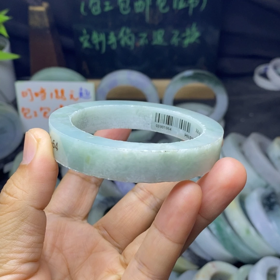 定制翡翠未镶嵌手镯