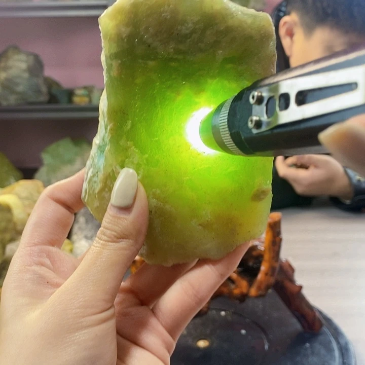蛇纹石玉未镶嵌岫玉原石