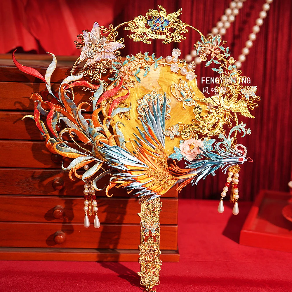 新娘镂空中式金色秀禾古风缠花团扇结婚配饰手拿古典小扇子配饰品