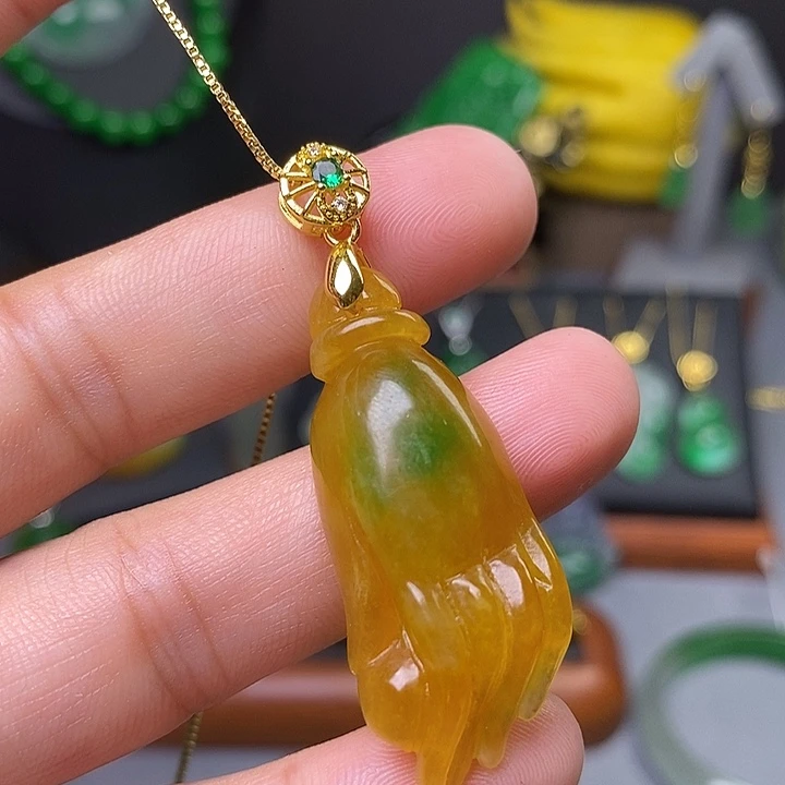吊坠(赠链)未镶嵌翡翠