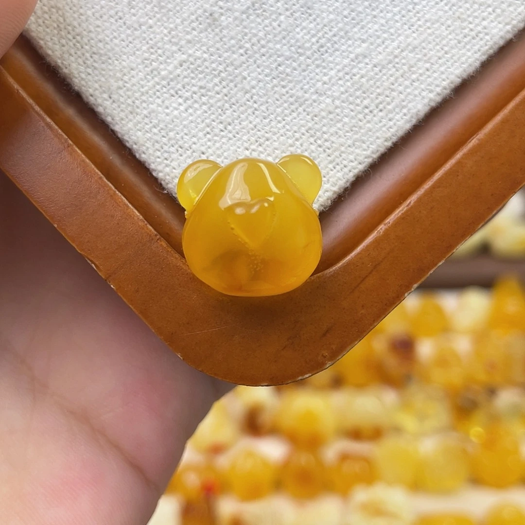 琥珀未镶嵌裸石熊头