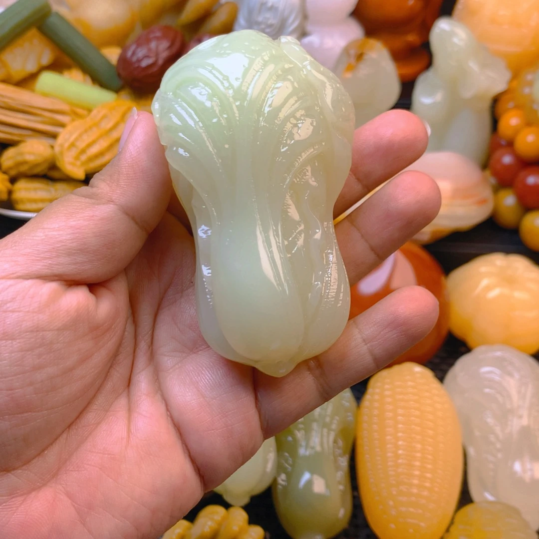 清*月新疆五彩石白菜