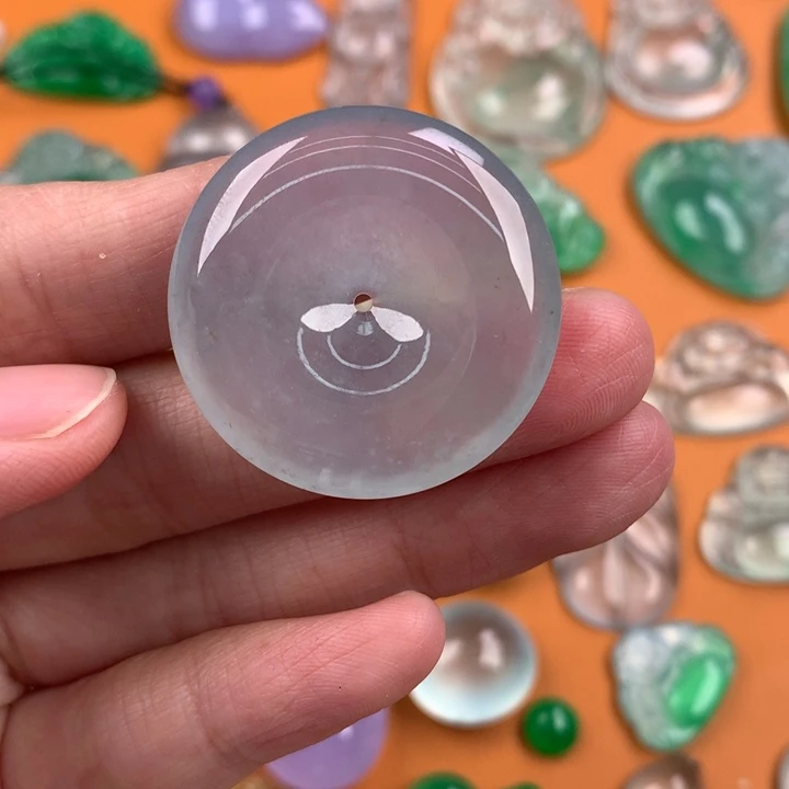 翡翠挂件未镶嵌….