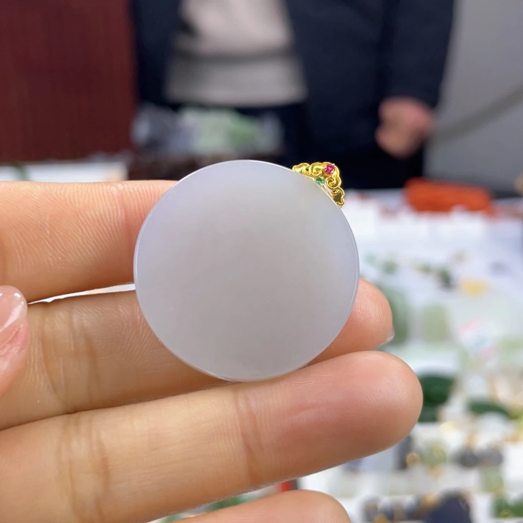 和田玉颈饰18K金镶嵌