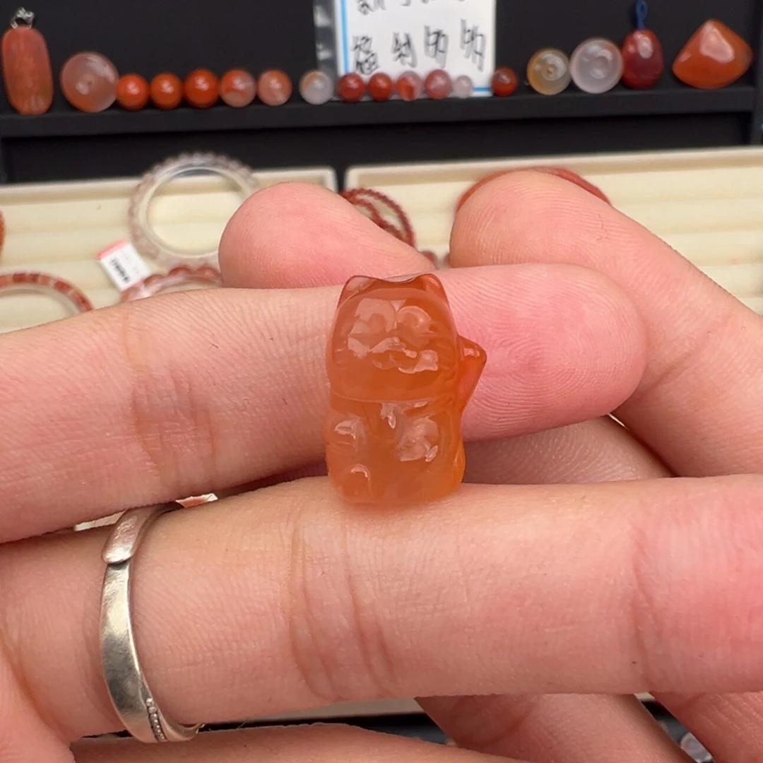 南红玛瑙未镶嵌川料招财猫