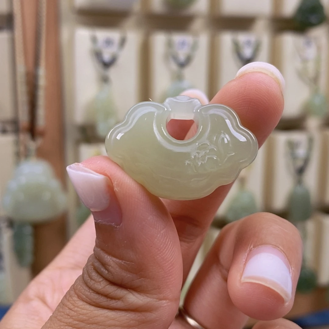 始***一颈饰未镶嵌和田玉